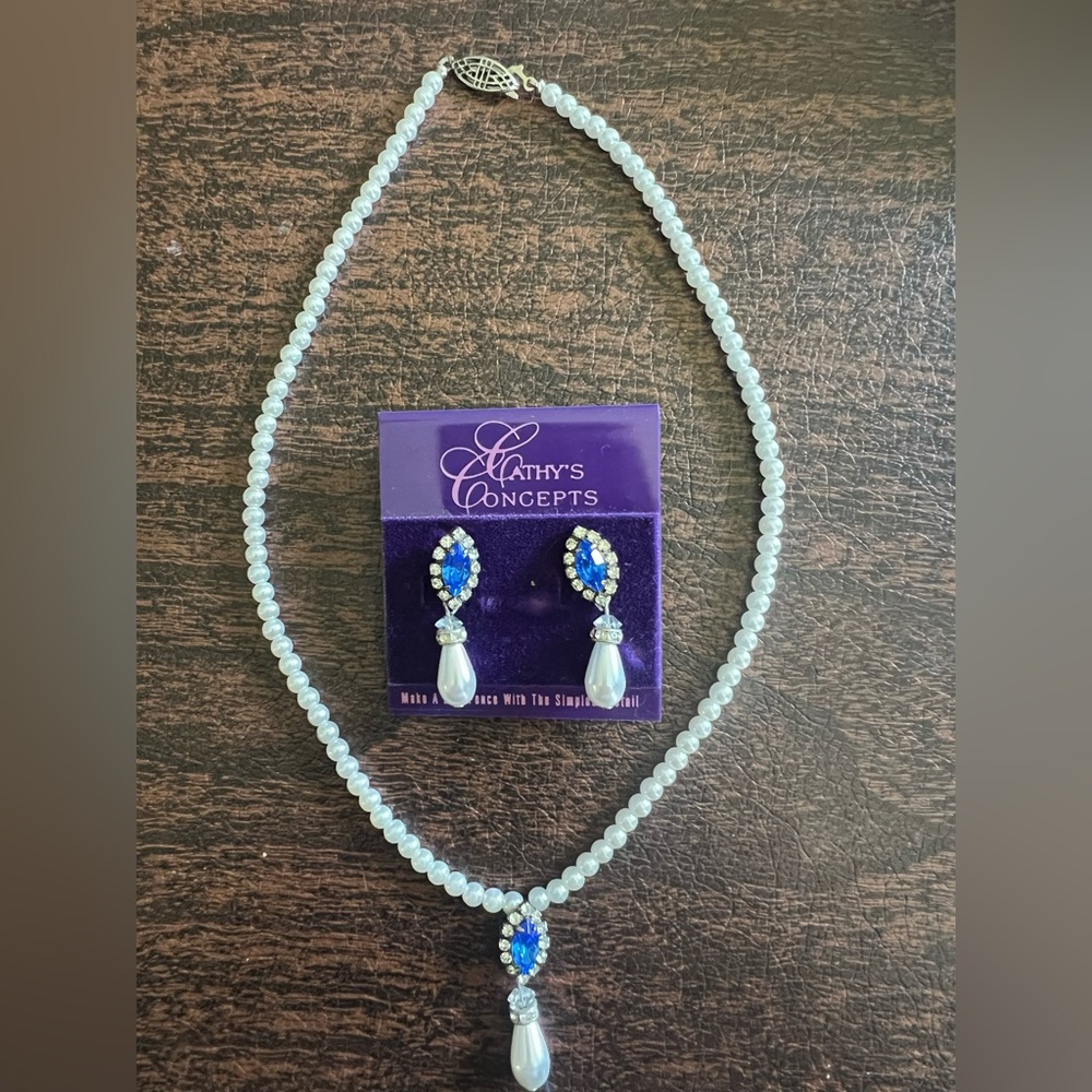VTG Cathy’s concepts faux pearl rhinestone Sapphire  Blue Necklace & earring set